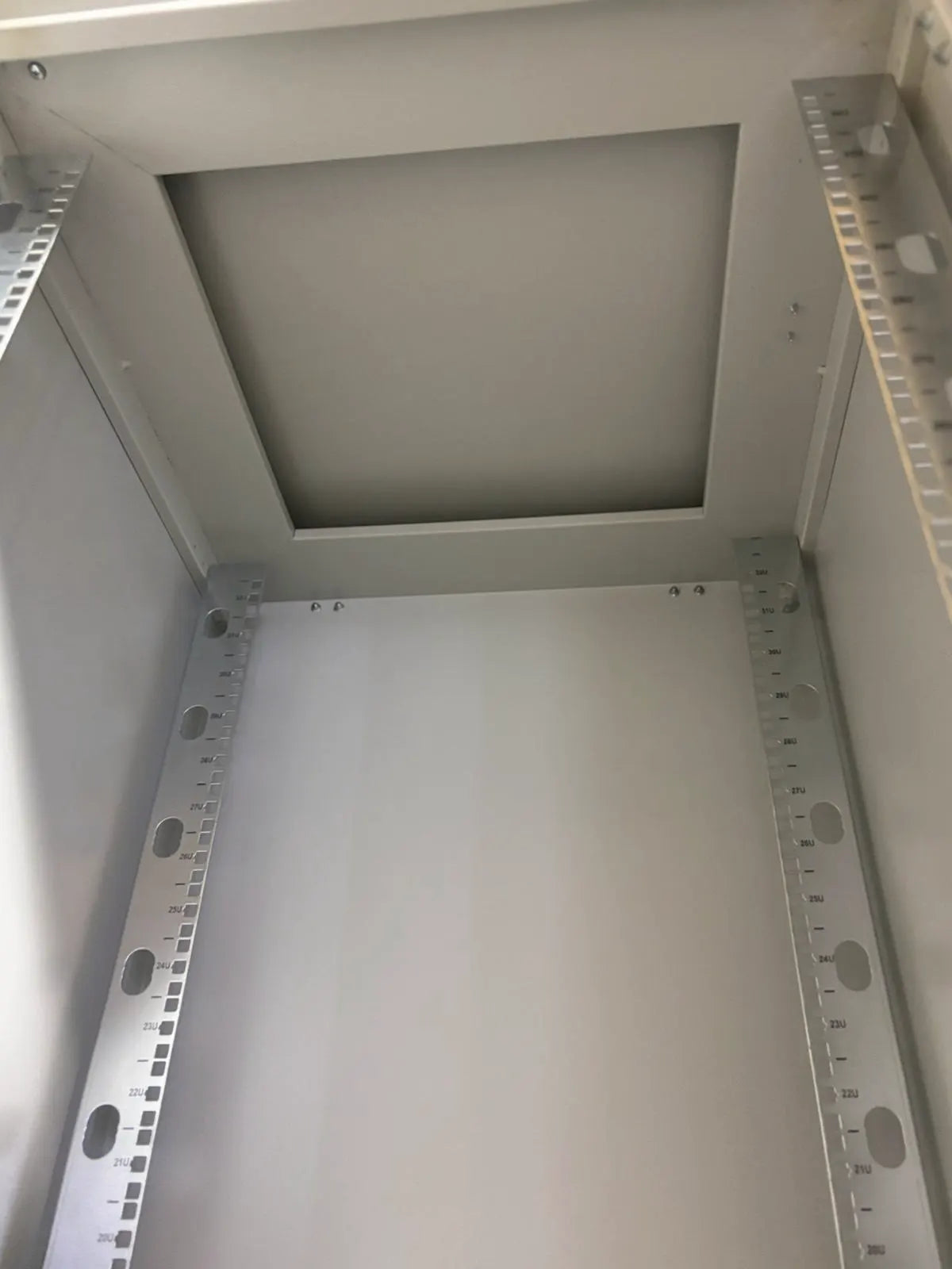 32U Outdoor Network Cabinet Enclosure – IP66 Rated Weatherproof for Telecom, Fiber, and Server Equipment | 600mm x 600mm / 24" x 24" Floor Mount STV-HC-32U600