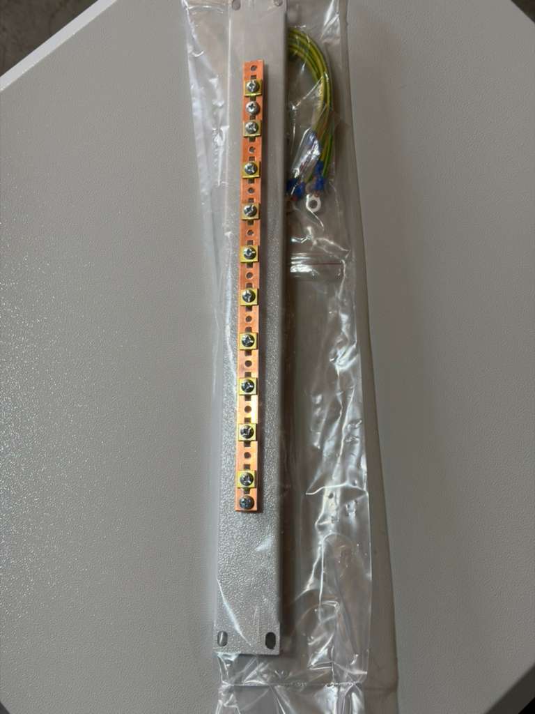 19" Bus Bar Kit with Grounding Cables
