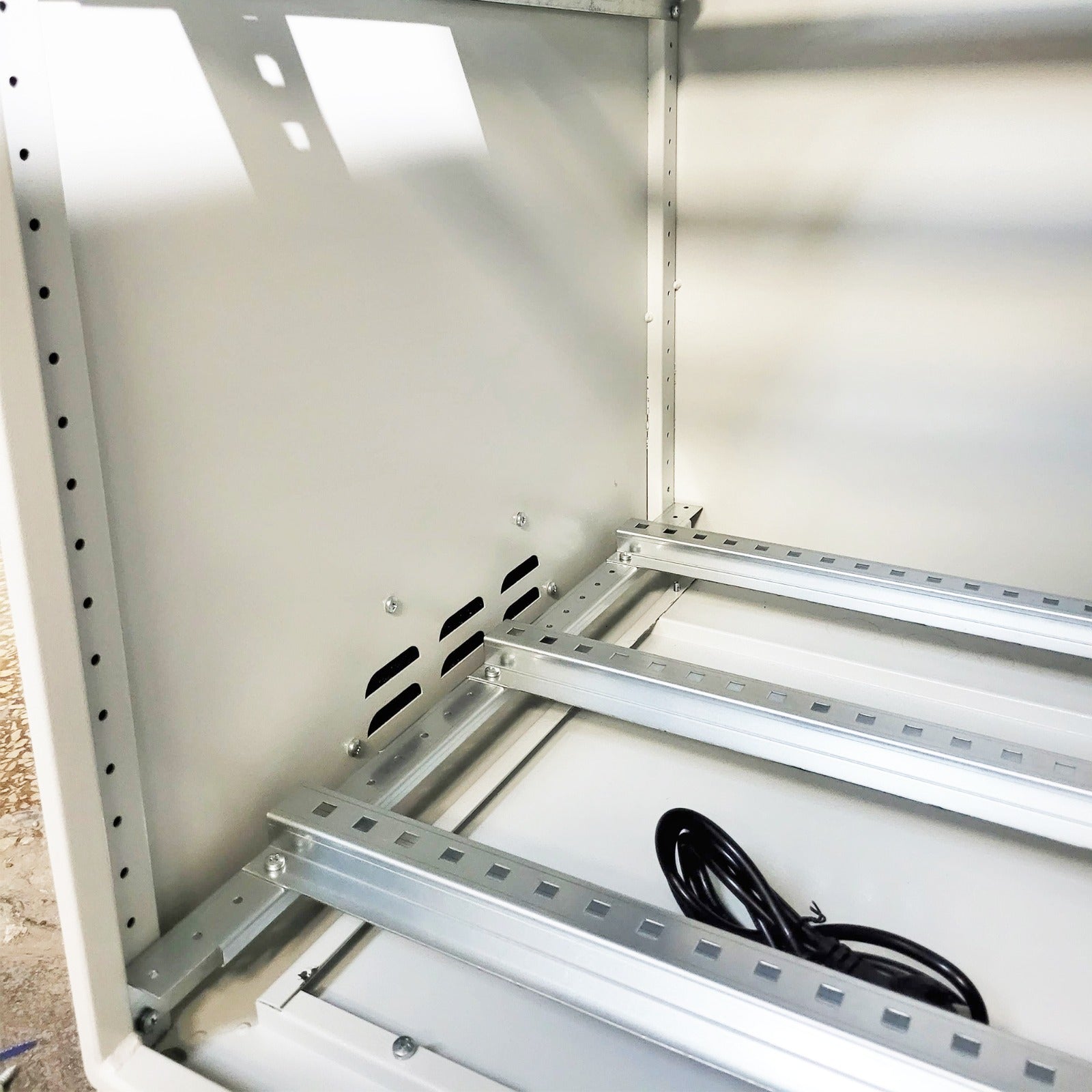 STURDX X6- IP66 Outdoor Battery Cabinet for 12V Systems – 19” Rack ESS Cabinet | STURDX