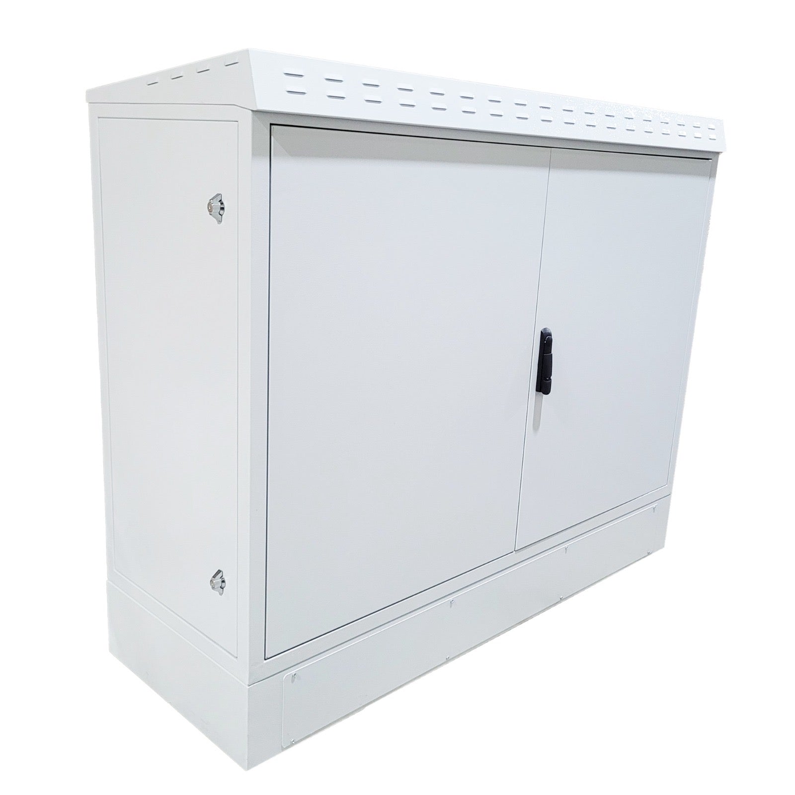 Discover the outdoor telecommunication cabinet with IP66 rated enclosure.