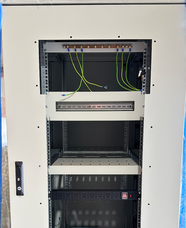 19" Bus Bar Kit with Grounding Cables